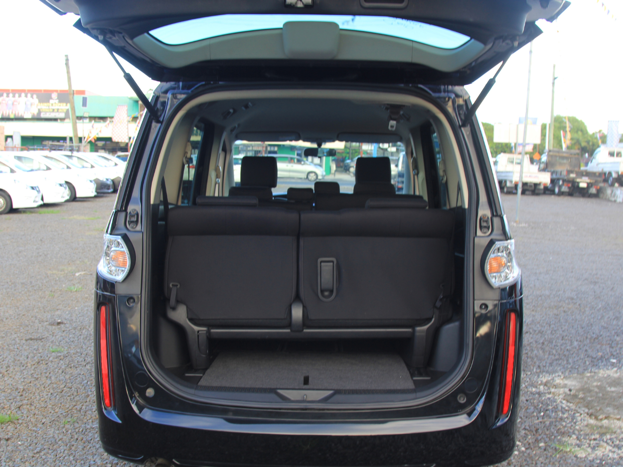 2015 - 2016  Mazda Biante