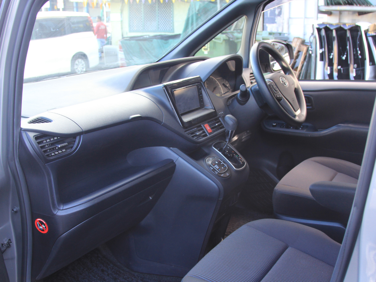 2015/2016 Toyota Noah