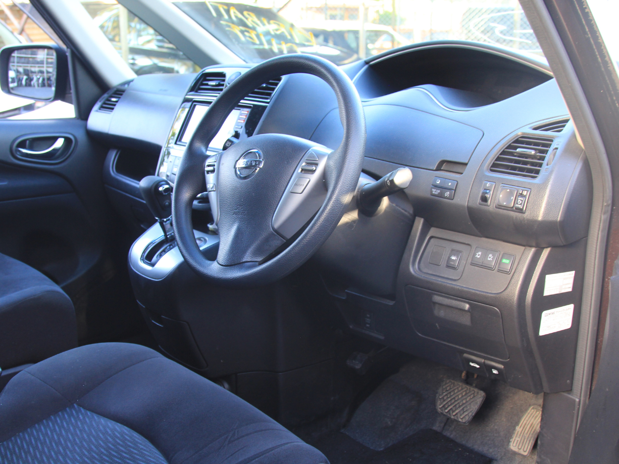 2015/2016 Nissan Serena